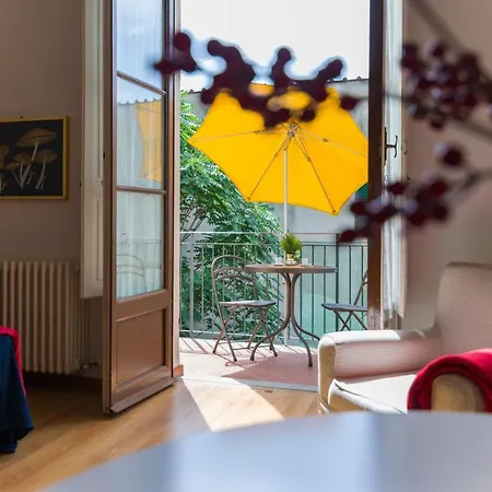 Leonardo Da Vinci Cozy Studio